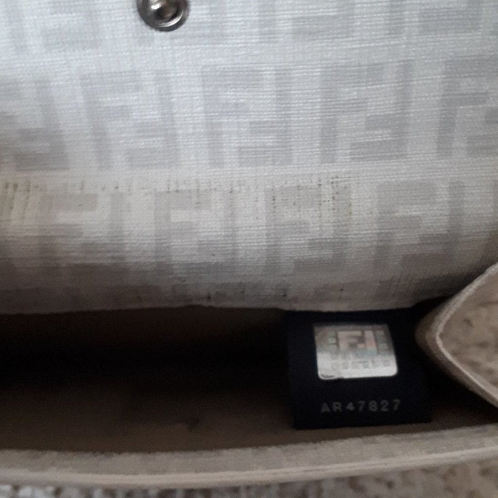 FENDI - Picture 3 of 7